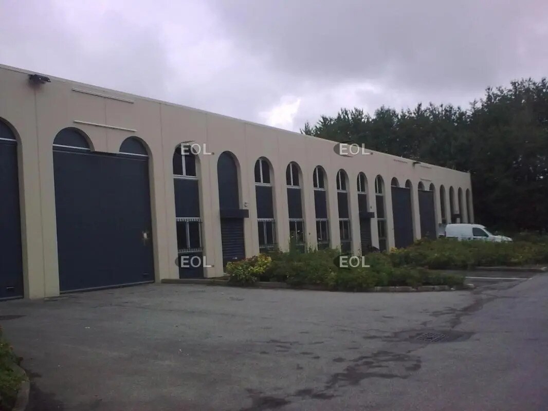 Light Industrial in Noisy-le-Grand to rent Building Photo- Image 1 of 17