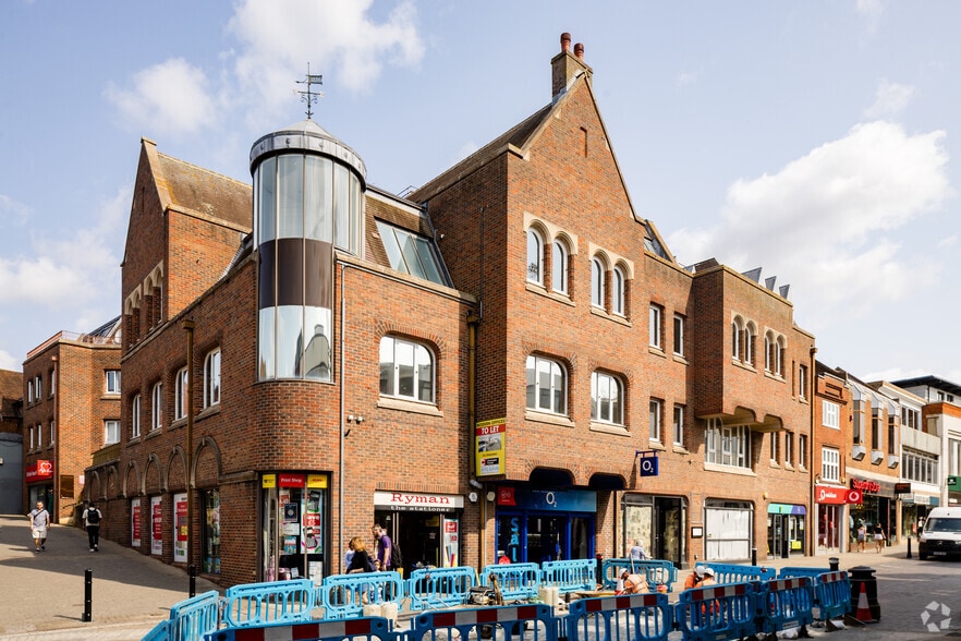 107-111 Peascod St, Windsor to rent - Building Photo - Image 3 of 4