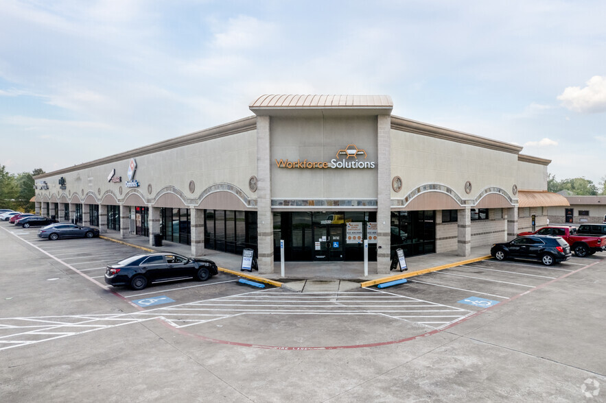 5730 W Broadway St, Pearland, TX for rent - Building Photo - Image 3 of 6