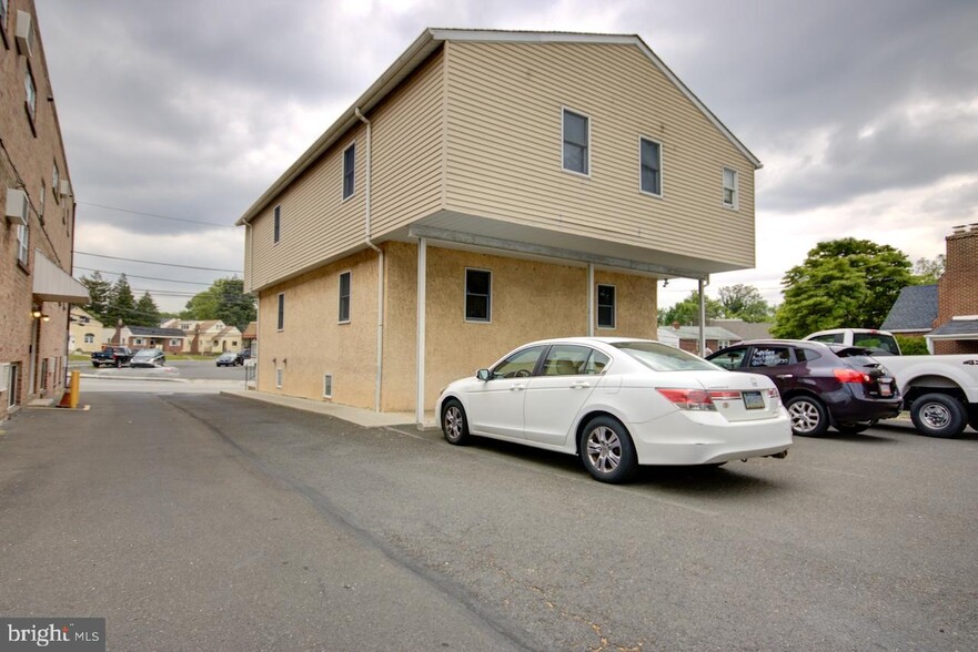 10 Shady ln, Rockledge, PA for sale - Building Photo - Image 3 of 20