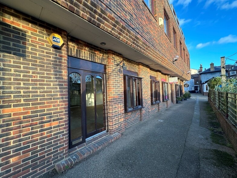 Ram Passage, Kingston Upon Thames for sale - Building Photo - Image 1 of 1