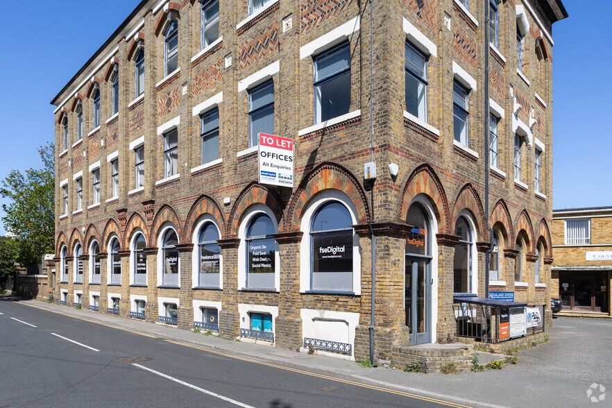 47 Church St, Chelmsford to rent - Building Photo - Image 2 of 2
