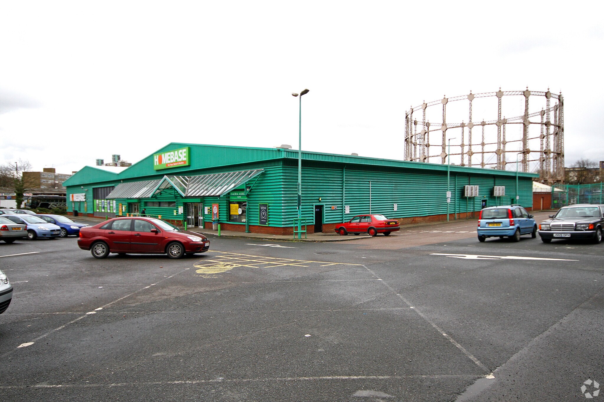 3 Station Rd, London for sale Primary Photo- Image 1 of 1