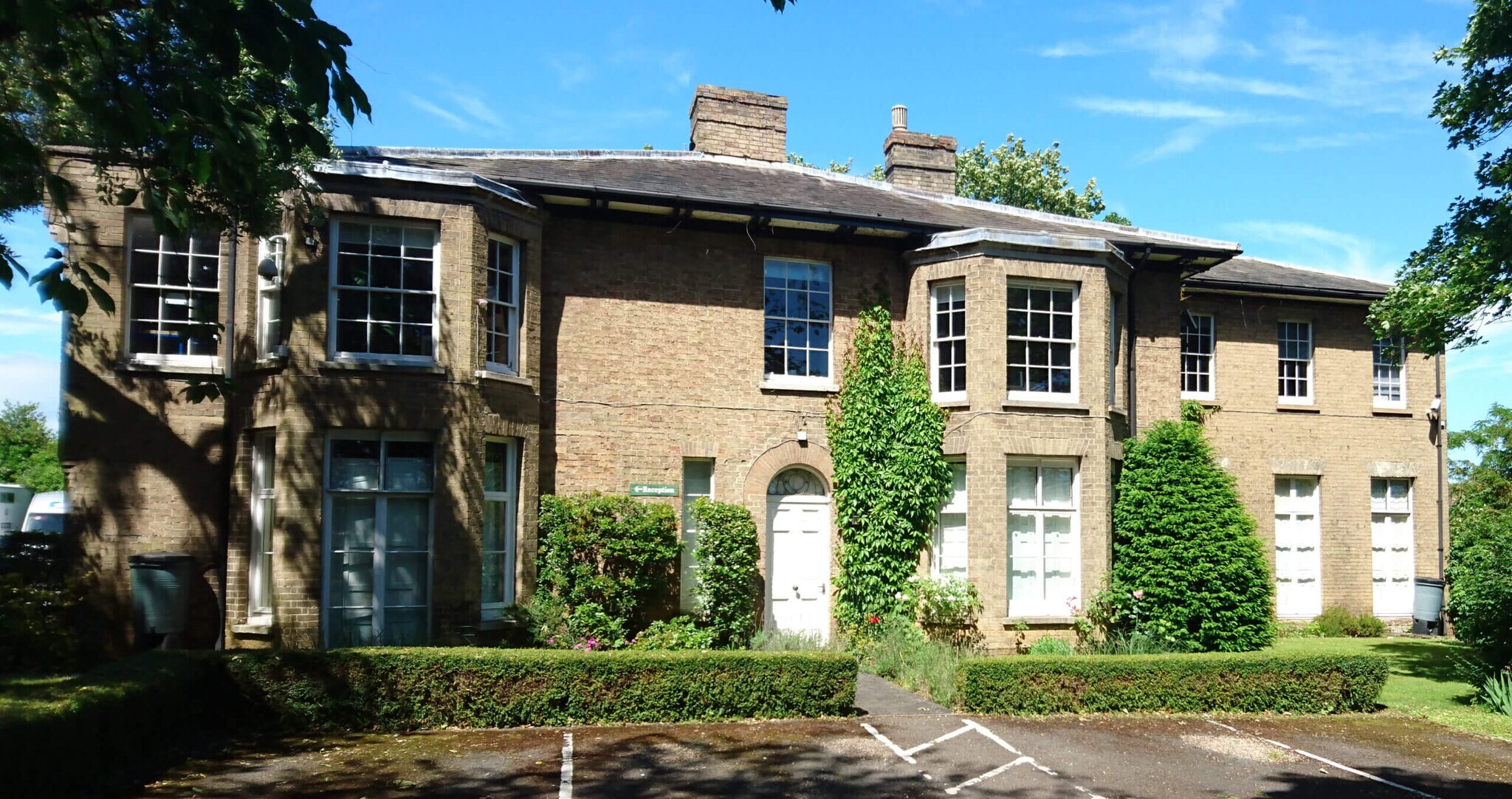 179 Great North Rd, Eaton Socon to rent Building Photo- Image 1 of 3