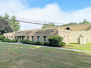 31 Sagamore Park Rd, Hudson, NH for rent Building Photo- Image 1 of 4