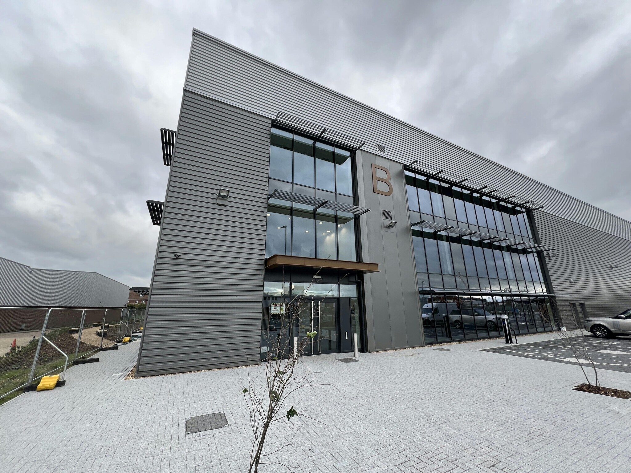 Walton Rd, Portsmouth to rent Building Photo- Image 1 of 38