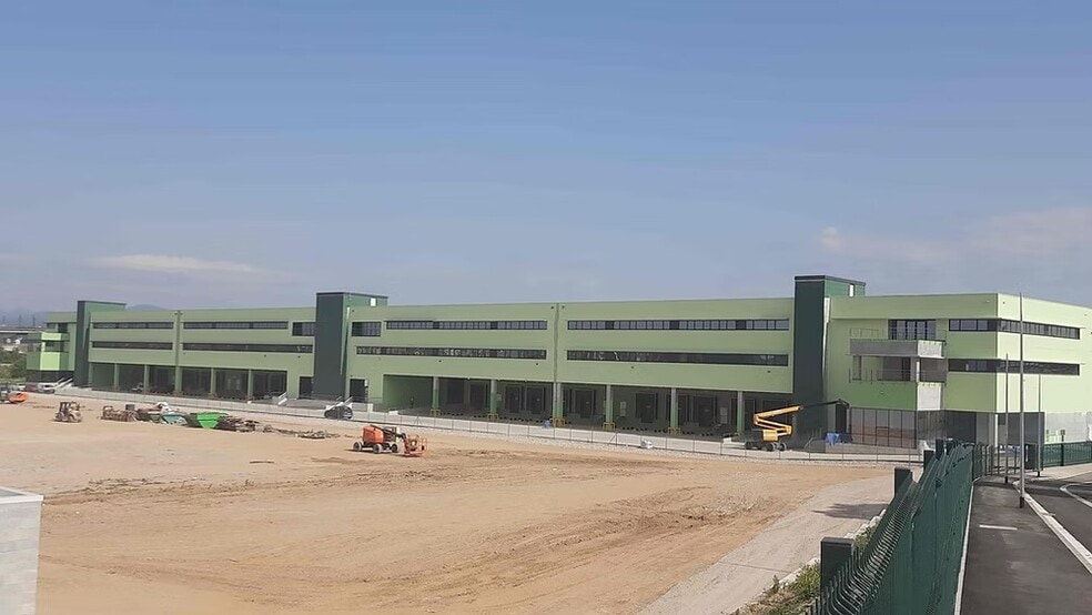 Industrial in Sant Fost de Campsentelles, Barcelona to rent - Building Photo - Image 2 of 11