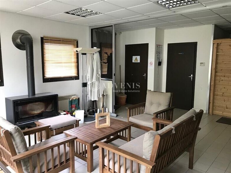 Office in Vendome for sale - Interior Photo - Image 2 of 5