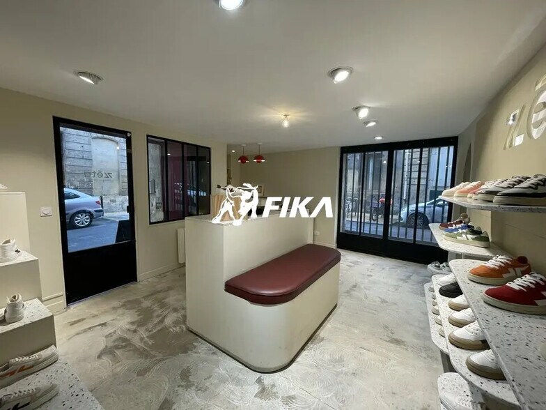 Office in Bordeaux to rent - Interior Photo - Image 2 of 6