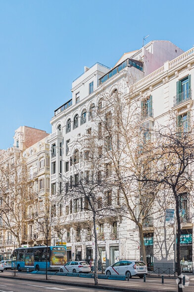 Office in Madrid, Madrid to rent - Building Photo - Image 2 of 4