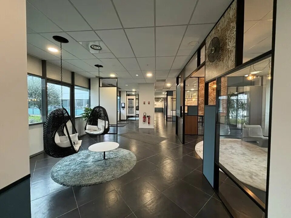 Office in Labège to rent Interior Photo- Image 1 of 15