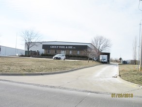 2200 W College Ave, Normal, IL for sale Primary Photo- Image 1 of 1