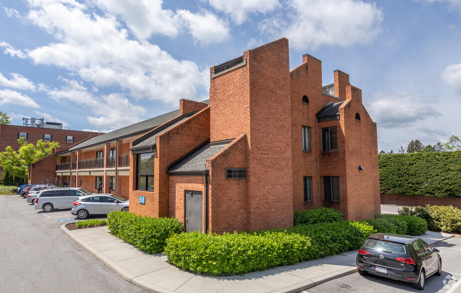 7402 York Rd, Towson, MD for rent - Building Photo - Image 1 of 4