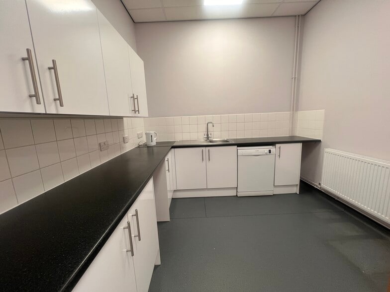 3 Chatham Pl, Reading to rent - Building Photo - Image 3 of 14