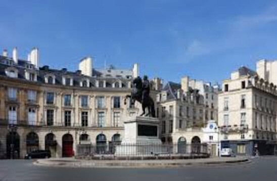 Retail in Paris to rent - Building Photo - Image 1 of 4