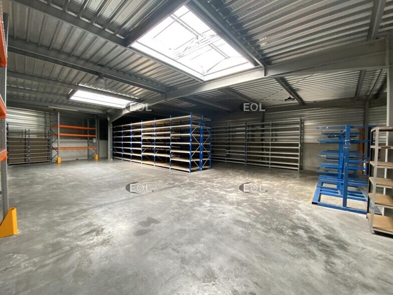 Light Industrial in Chilly-Mazarin to rent - Interior Photo - Image 3 of 6
