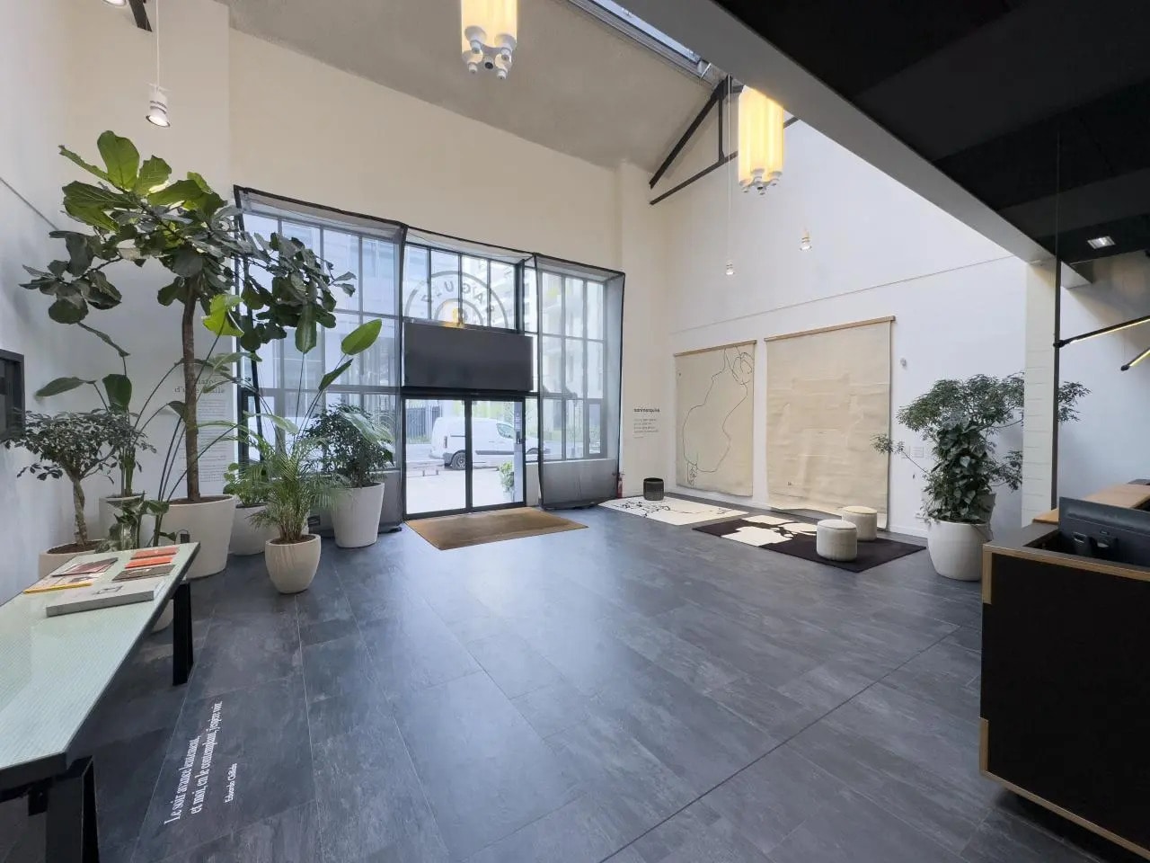 Office in Saint-Ouen-sur-Seine to rent Interior Photo- Image 1 of 10