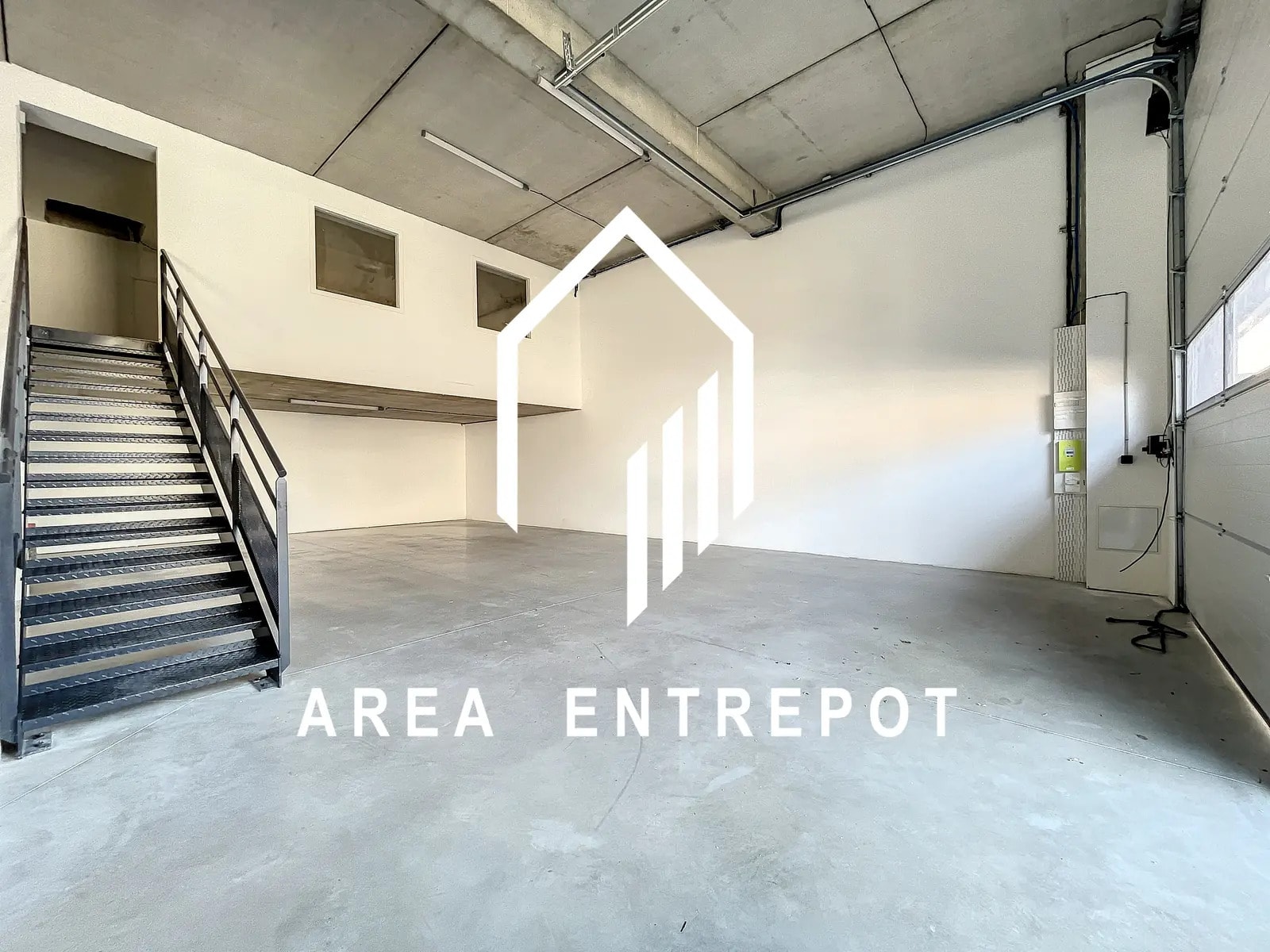 Light Industrial in Marseille to rent Building Photo- Image 1 of 4