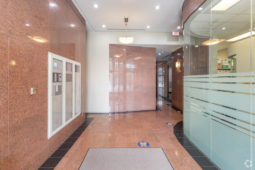 1401 W Broadway, Vancouver, BC for rent - Lobby - Image 3 of 6