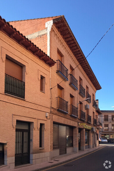 Calle Seis de Octubre, 3, Fuensalida, Toledo for sale - Building Photo - Image 2 of 2