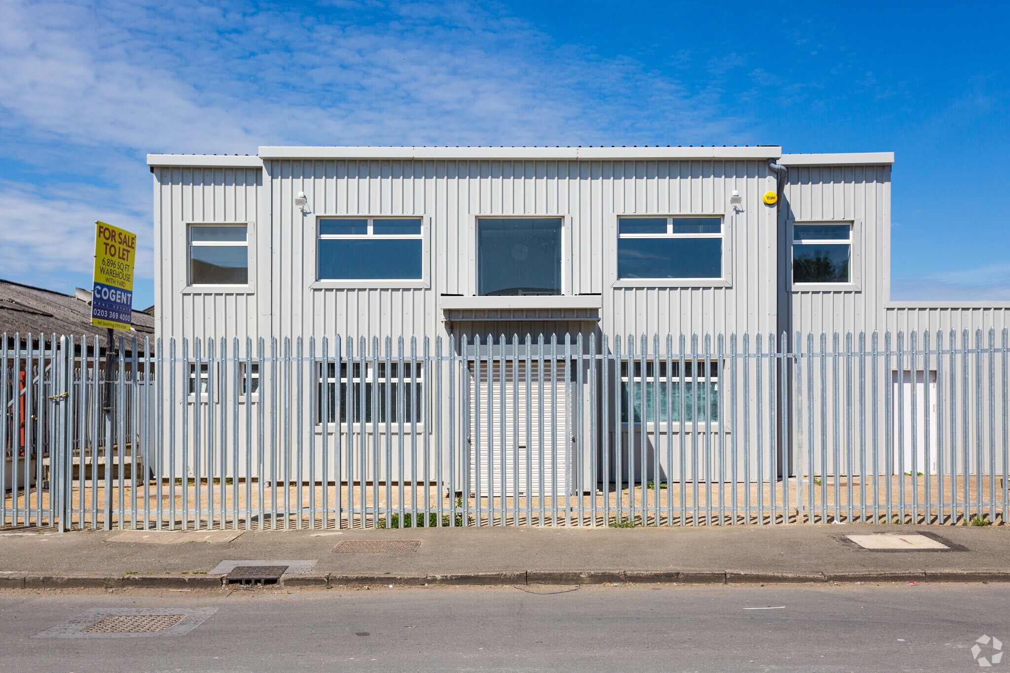 9 David Rd, Slough for sale Primary Photo- Image 1 of 1