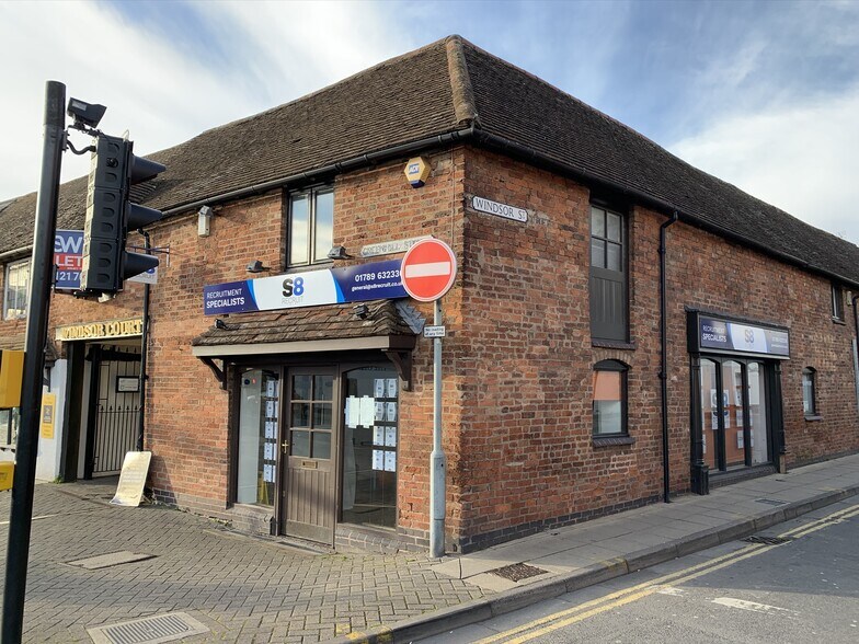 3 Windsor Ct, Stratford Upon Avon for sale - Primary Photo - Image 1 of 1