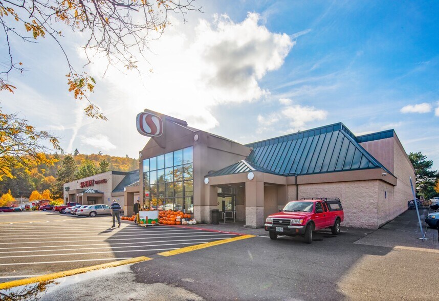 881-1001 SW Highland Dr, Gresham, OR for rent - Building Photo - Image 1 of 8