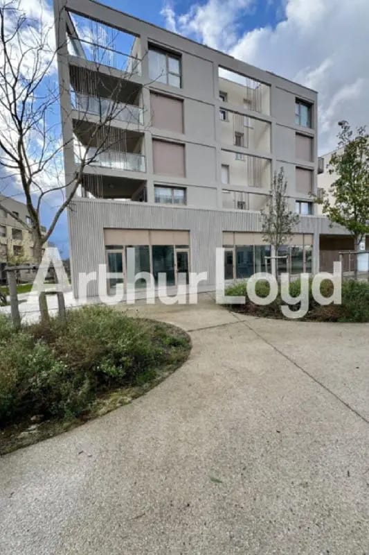 Location Commerce 168 m² - Photo 1
