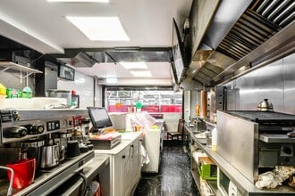 161 Brick Ln, London to rent Interior Photo- Image 2 of 11