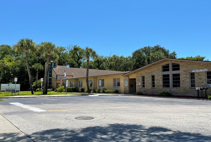 1011 W International Speedway Blvd, Daytona Beach, FL for sale - Building Photo - Image 1 of 1