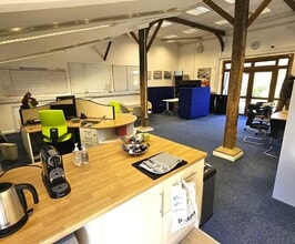 Gaddesden Row, Hemel Hempstead to rent Interior Photo- Image 1 of 5