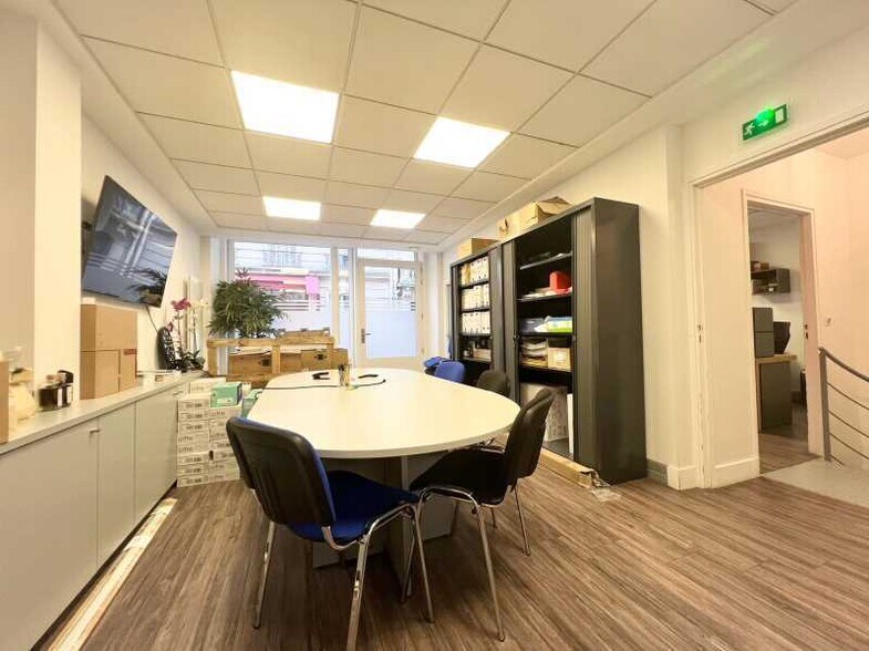 Office in Paris for sale - Interior Photo - Image 2 of 6