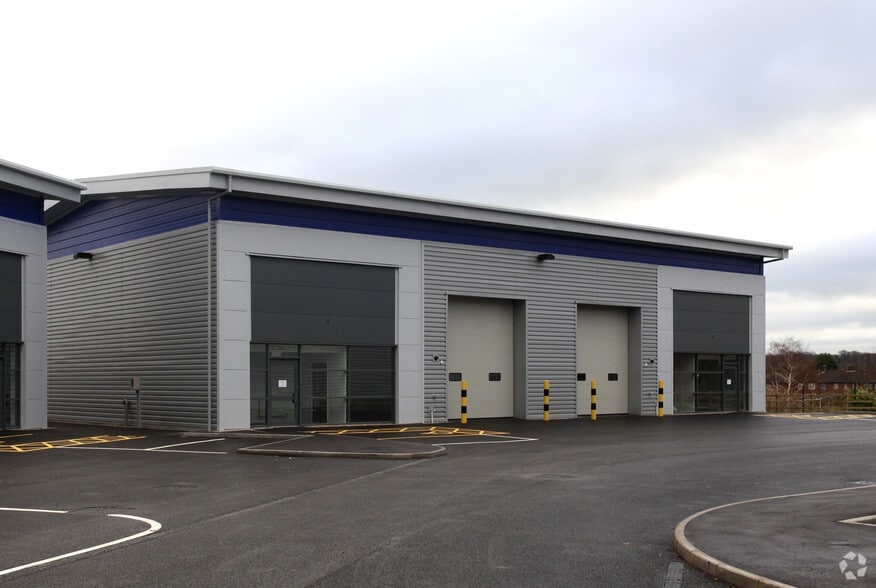 Southend Ln, London to rent - Building Photo - Image 2 of 4