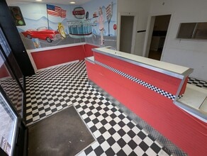 866 Carmarthen Rd, Swansea to rent Interior Photo- Image 1 of 7