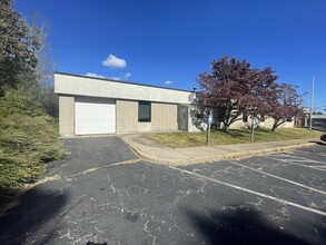 676 George Washington Hwy, Lincoln, RI for rent Building Photo- Image 1 of 5