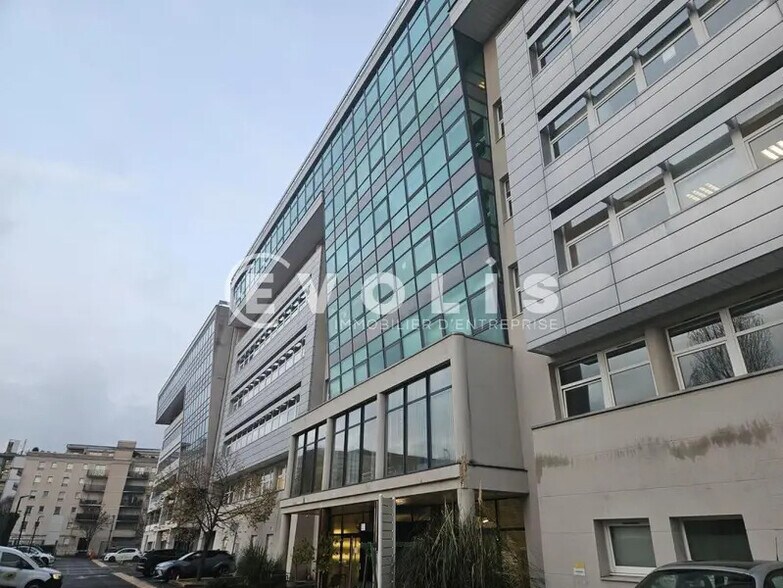 Office in Massy to rent - Building Photo - Image 1 of 22