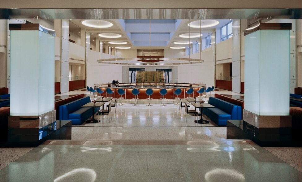 5120 Woodway Dr, Houston, TX to rent - Interior Photo - Image 2 of 23