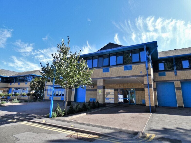 1-7 Ryan Dr, Brentford to rent - Building Photo - Image 2 of 28