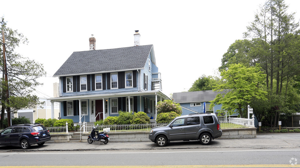 19 Compo Rd S, Westport, CT for sale - Primary Photo - Image 1 of 5