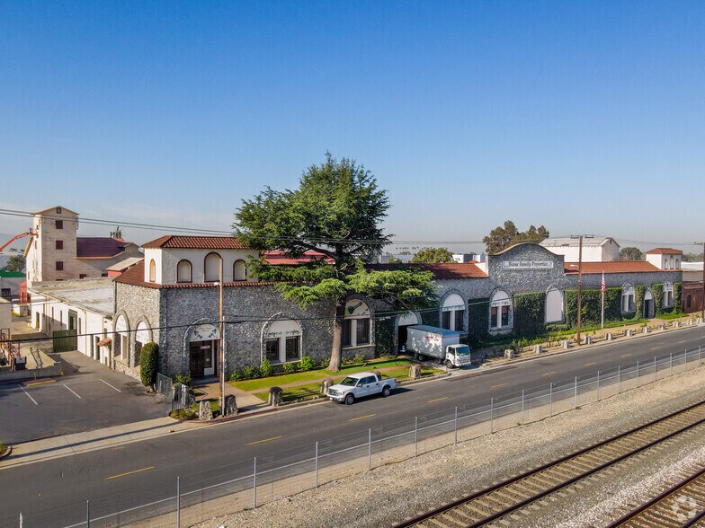 10013 8th St, Rancho Cucamonga, CA for rent - Building Photo - Image 2 of 13