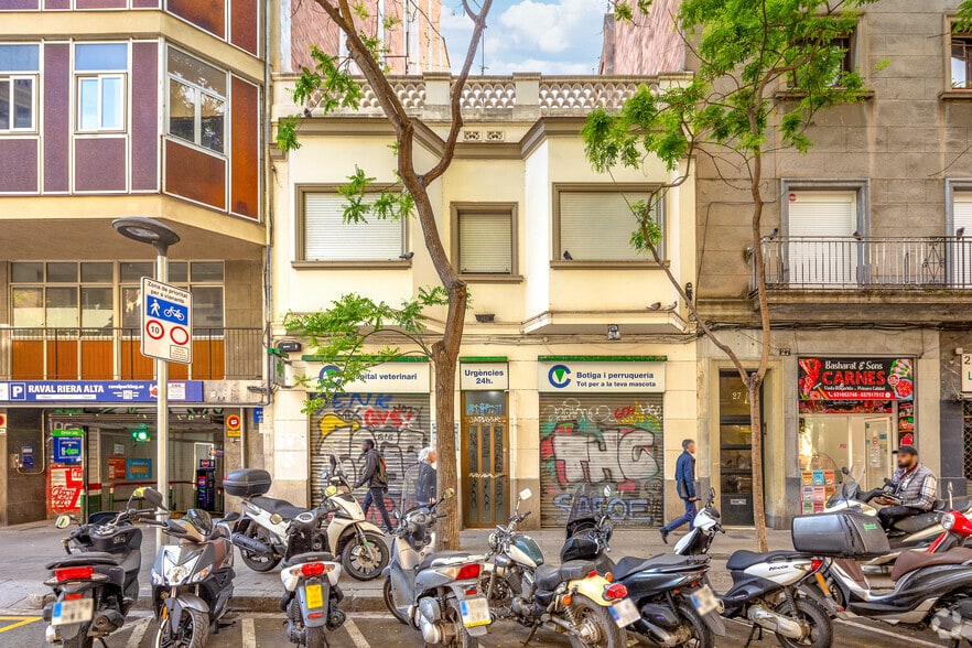 Retail in Barcelona, Barcelona for sale - Primary Photo - Image 1 of 17