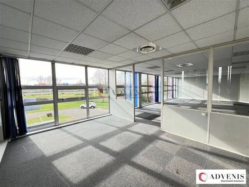 Office in Bordeaux to rent Interior Photo- Image 1 of 12