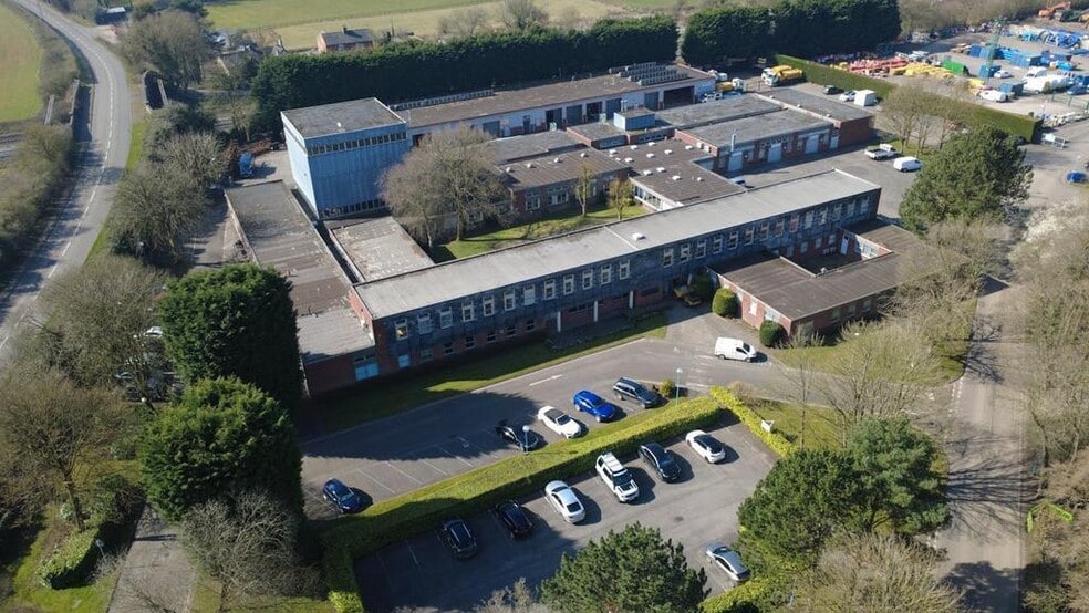 Swynnerton Rd, Stone to rent - Building Photo - Image 2 of 18