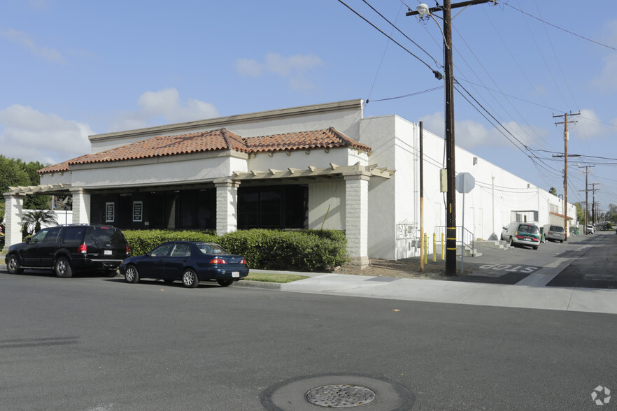 15100-15144 Paramount Blvd, Paramount, CA for rent - Building Photo - Image 2 of 5