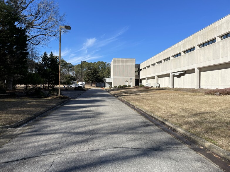 720 Western Blvd, Tarboro, NC for sale - Building Photo - Image 2 of 27