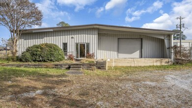 835 Mcentire Ln, Decatur, AL for rent Building Photo- Image 1 of 23