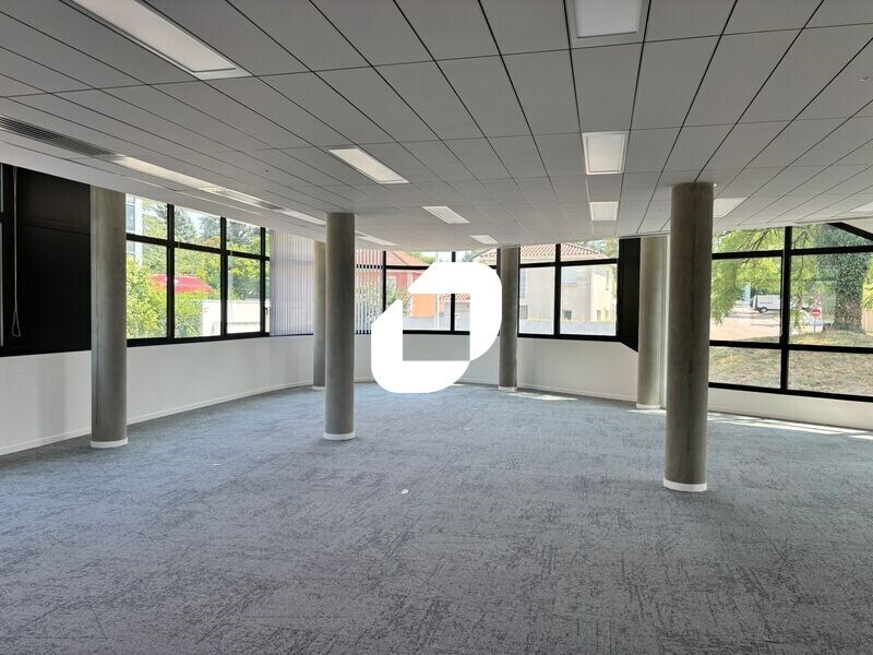 19 Rue Des Rosiéristes, Champagne-au-Mont-d'Or to rent Interior Photo- Image 1 of 11