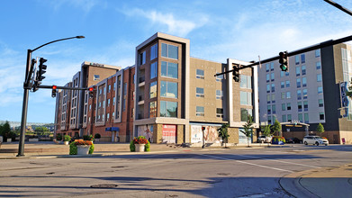 100 Aqua Way, Newport, KY for rent Building Photo- Image 1 of 39