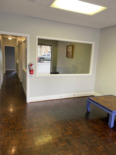 406-410 E Main St, Spartanburg, SC for rent - Interior Photo - Image 2 of 6