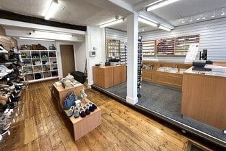 85 Newland St, Witham to rent Interior Photo- Image 2 of 4